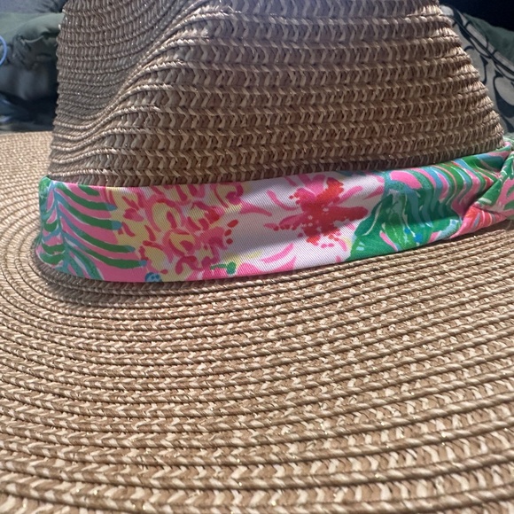 Lilly Pulitzer Beach Hat Journey To The Jungle NWT & Lilly soft crossbody bundle - Picture 4 of 6